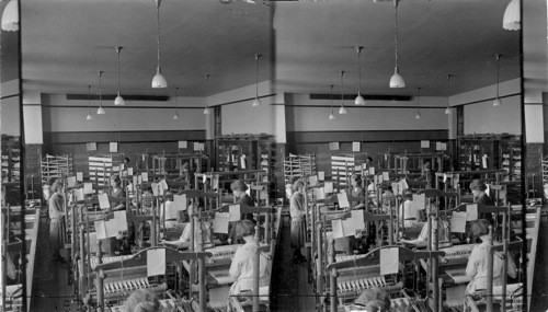 Loom room, Harrison Tech. H.S., Chicago, Ill