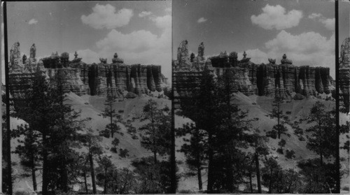 Filigreed Wall of Queens Garden. Bryce Canyon. Utah