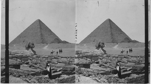 Ruins of Temple Sphinx and Temple of Khufu, Egypt