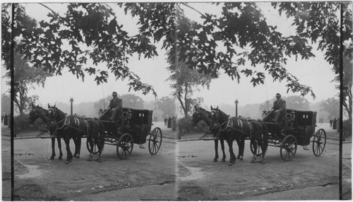 Coach No. 10 at Niagara Falls N.Y. Pres. McKinley rode in this coach viewing the falls thru hours before being shot