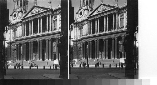 St. Paul's cathedral Corinthian columns