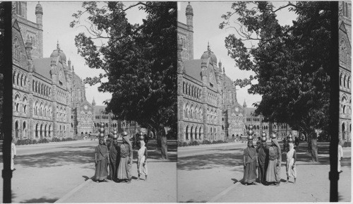 On Oruickshank Rd. past Municipal Bldg. to Victoria Terminus - Bombay, INdi