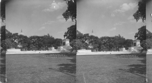 Gen. Grant Monument and Dome of Capitol, Wash., D.C