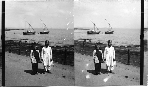 Parsi man and wife - N.W. towards Bombay - Uran Islands. India