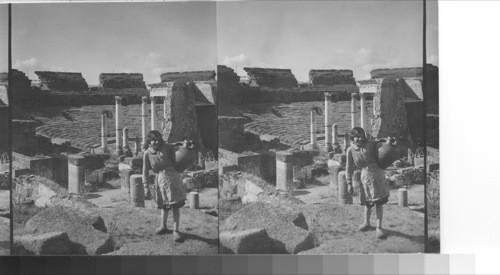 " Perdita " must pass the ruins of the beautiful Roman theater on her way for water. Merida. Spain