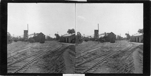 Crushing & loading plant of the Uvalde Rock-Asphalt Co. near Uvalde, Texas