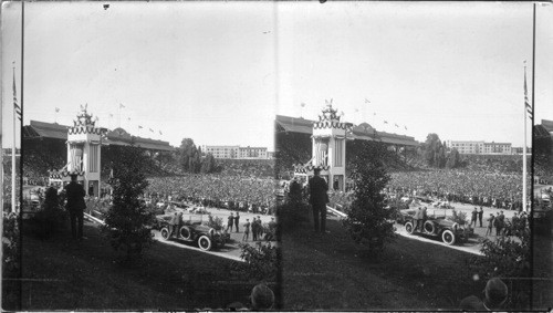 Pres. Harding speaking to crowd at Multnomah Field about 30,000 people. Portland, Ore