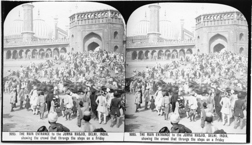 Inscribed in recto: 9095. THE MAIN ENTRANCE to the JUMNA MASJID, DELHI, INDIA, showing the crowd that throngs the steps on a Friday