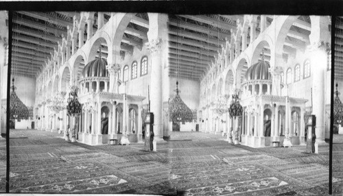 Interior of Great Mosque. Damascus,Syria