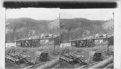 "Dan's Cabin", the most noted stopping place on the Klondike Trail, Hootaligua River - Alaska