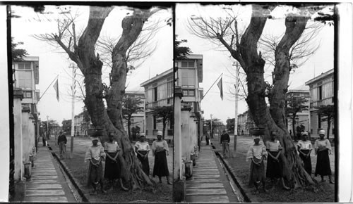 Calle Nozaleda, typical street vista in Ermita, a suburb of Manila. Philip. Islands