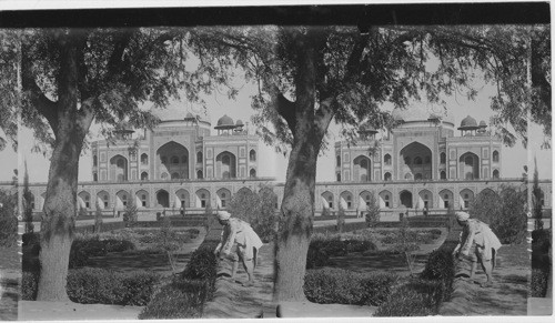 The beautiful mausoleum of Humayum, near Delhi, India