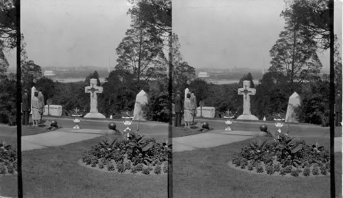 Washington East from Arlington, shows Lincoln Monument at left and Washington Monument at right. Arlington, VA