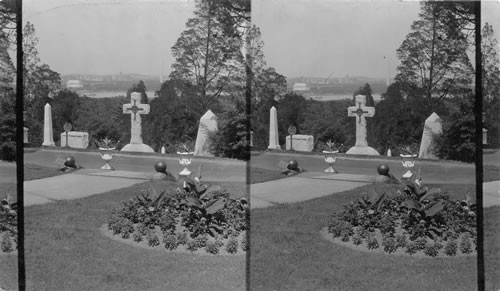 Washington East from Arlington, shows Lincoln Monument at left and Washington Monument at right. Arlington, VA