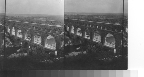 Pont du Gard. Nimes, France