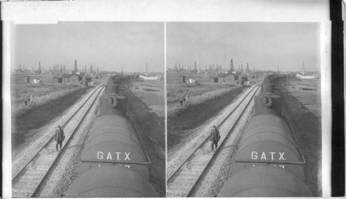 Steel tank cars conveying oil from Yale oil field to refineries. Quay, Oklahoma