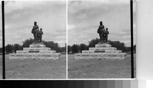 Bryan & Baker's Statue. "Pioneer Woman". Ponca City, Okla