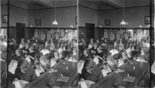 Sewing Class at work. Altgeld School, Chicago, Ill