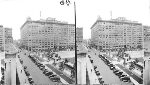 NW from the I.Q.F Bldg. to Rodney Square and DuPont Bldg. & Hotel DuPont from corner of King and 10th Sts., Wilmington, Del