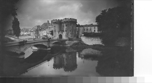 The Gates of Verdun, France. Other half part of neg. ku 94570