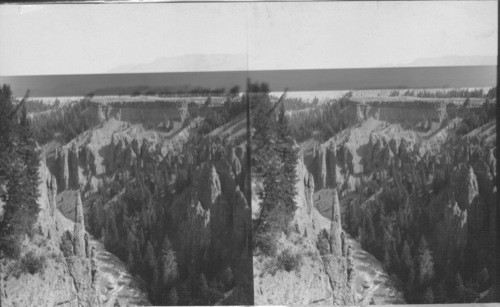 The Needles, Yellowstone River Canyon near Tower Falls, Yellowstone Park