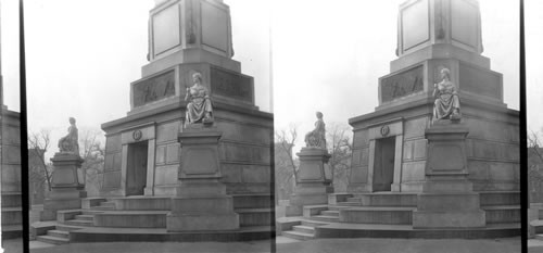 Douglas Monument, shows statue of History and at left, statue of Illinois, Chicago, Ill