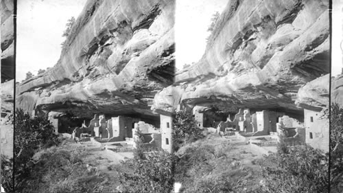 Cliff Palace (S.S.E.), largest of prehistoric homes in Mesa Verde Natl. Park. Colorado