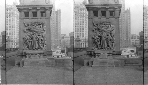 "Pylon" at Michigan Avenue Bridge, Chicago, Ill