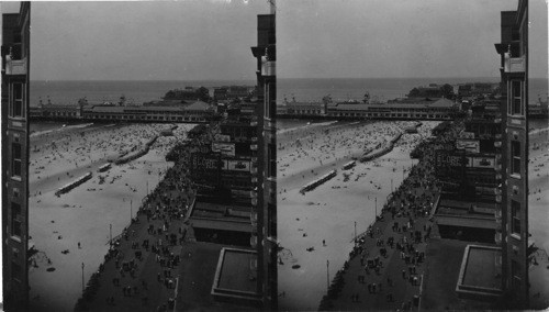 N.W. from Breakers Hotel to boardwalk and beach and steel pier, Atlantic City