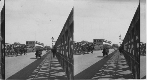 The famous Kasril - Nil Bridge across the Nile, Cairo, Egypt