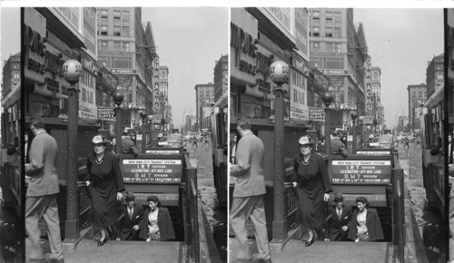 Subway Transportation, New York City. Entrance to Union Square junction of underground lines and transportation between systems 1 RT-BMT Crosstown line. N.Y.C