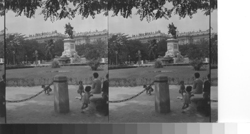 The Plaza de Oriente and the Royal Castle. Madrid, Spain. no. 484-1200 W.T