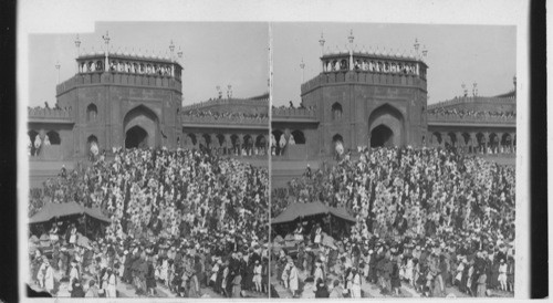 India. Mohammedans in Court of Jumma Mosque. Delhi