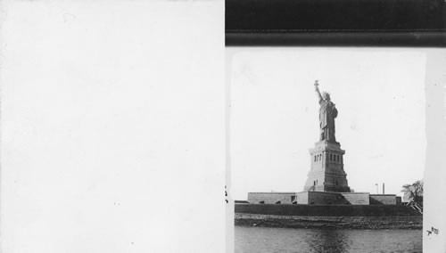 Statue of Liberty on Bedloe's. Bedloe's N.Y