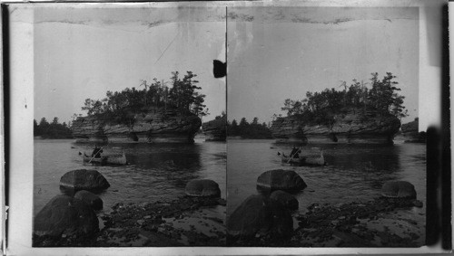 Lone Rock from below, Dalles of Wisconsin