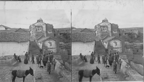 San [Santo] Domingo Church in the ancient Inca town of Cuzco. Peru