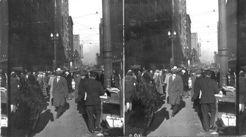 Holiday Crowd At State & Madison, Chicago, Ill. This is said to be world's busiest corner