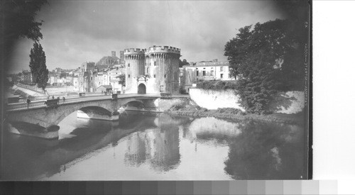 The Gates of Verdun, France. Other half part of neg. ku 94570