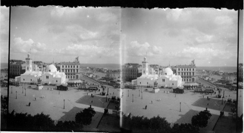 Place due Government and Mosque el Jedid Algiers, Algeria