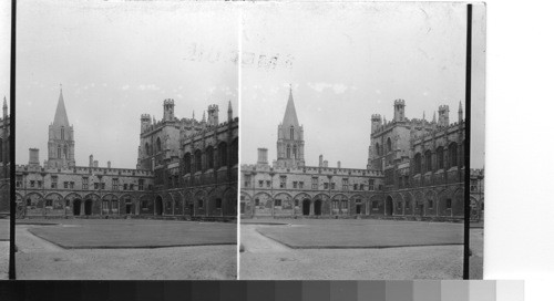 Grass quadrangle, Christ Church College, Oxford. Eng