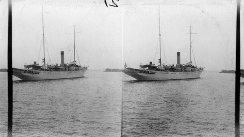 Mayflower Boat going out at the Navy Yard, Wash., D.C. - Pres. Coolidge & party on Board. (looking toward Anacostia)