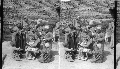 A street Luncheon, Bagdad, Mesopotamia