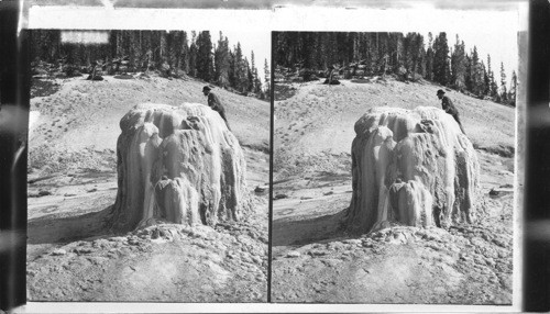 Fantastic beauty of "Lone Star" Geyser's Cone, Yellowstone Par. U.S.A. Wyoming