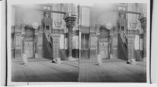 Mohammedans worshipping in the Mosque Kabatiyeh, Cairo, Egypt