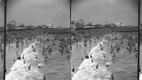 Looking East - Sunday afternoon at Coney Island. N.Y. (Shows more of the Ocean). (Replaces Dept. A - 26494)