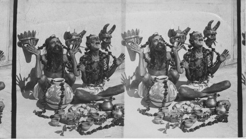 Brahmas praying to the sun, India
