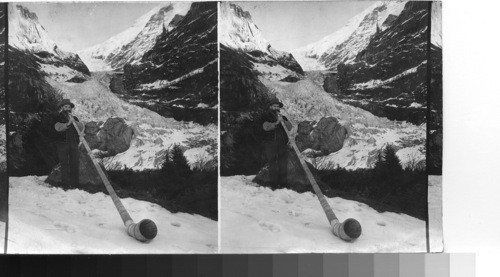 Blowing the Alpine horn - Grindenwald [Grindelwald]. Switz