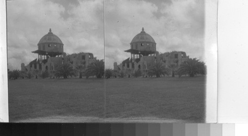 Ruins Leland Stanford University liabary [library] badly wrecked by earthquake April 18, 1906, Palo Alto