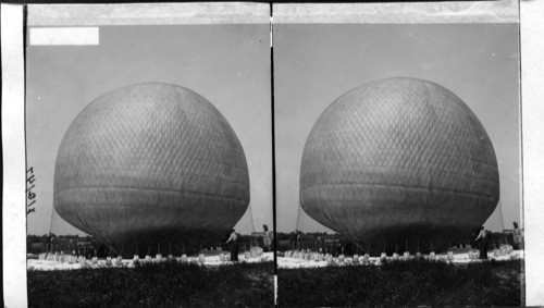 Filling the bag. U.S. Army Balloon Corps. Wash., D.C