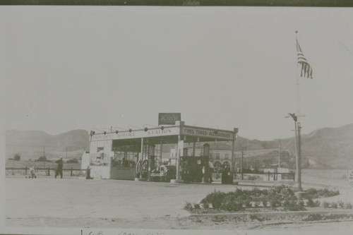 Jack Sauer's Service Station in Pacific Palisades